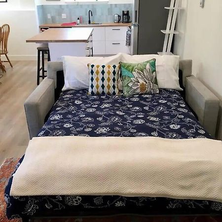 Bright Modern 1Br Suite In Sooke Village Core ภายนอก รูปภาพ