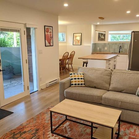 Bright Modern 1Br Suite In Sooke Village Core ภายนอก รูปภาพ