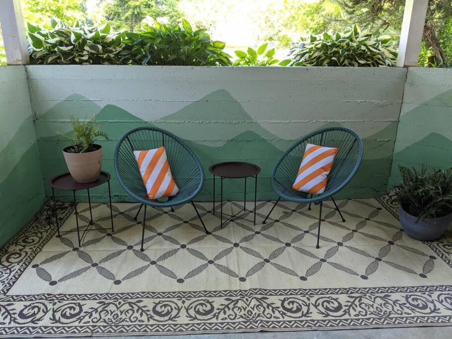 Bright Modern 1Br Suite In Sooke Village Core ภายนอก รูปภาพ